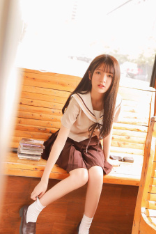 可以自由脱卸女生衣服的